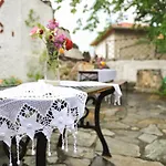 Xenios Zeus Guest house 3*