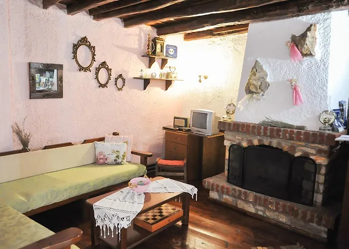 Xenios Zeus Guest house Stavroupoli